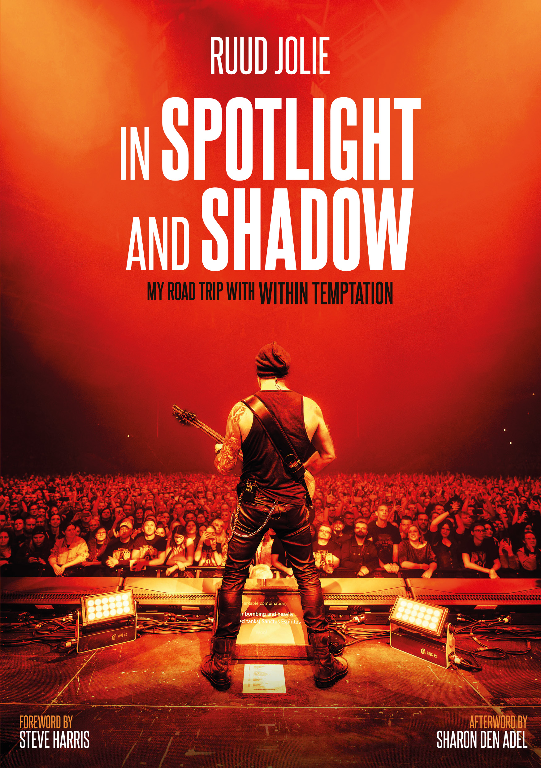 boekcover in spotlight and shadow